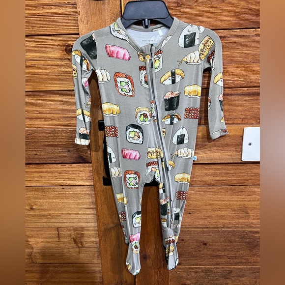 Posh Peanut Sushi Print 0-3 Months Sashimi Footie - Picture 1 of 4